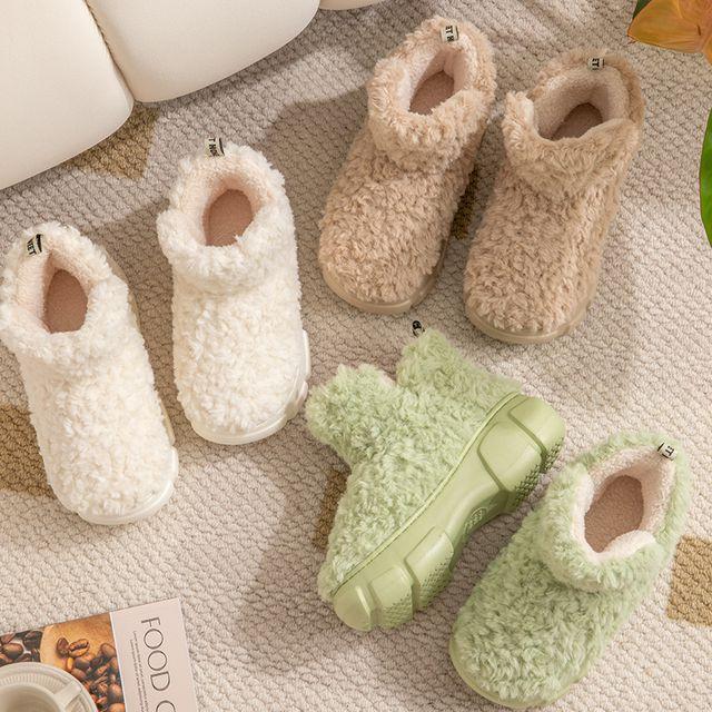 [폭신폭신] **귀여움 듬뿍** 키높이 효과 뽀글이 페이크퍼 하이탑 통굽 방한 부츠 (2color) // 키작녀 러블리 강츄 양털 미끄럼방지 스키장 썰매 통굽