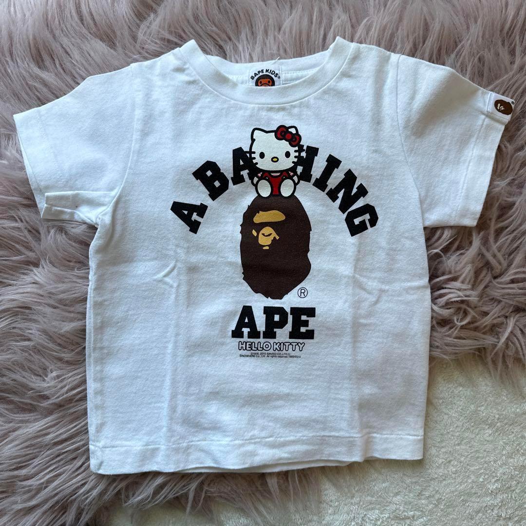 ハローキティコラボ　カレッジロゴTシャツ　90センチ