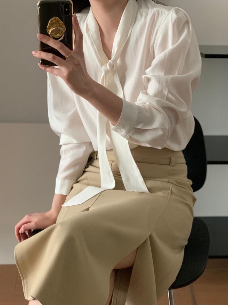 [르벤] 쉬론 여성 투웨이 탈부착 새틴 타이 블라우스 (2color)