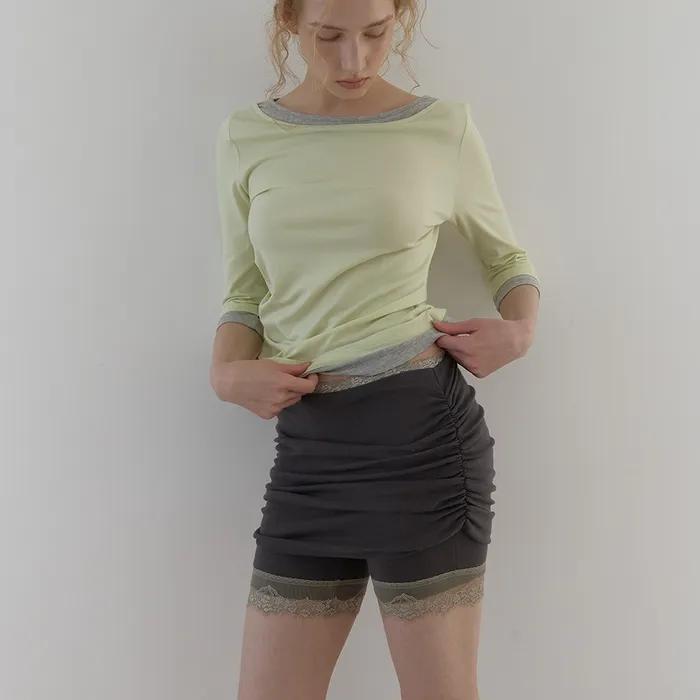 LACE SHIRRING LAYER SHORTS (CHARCOAL)