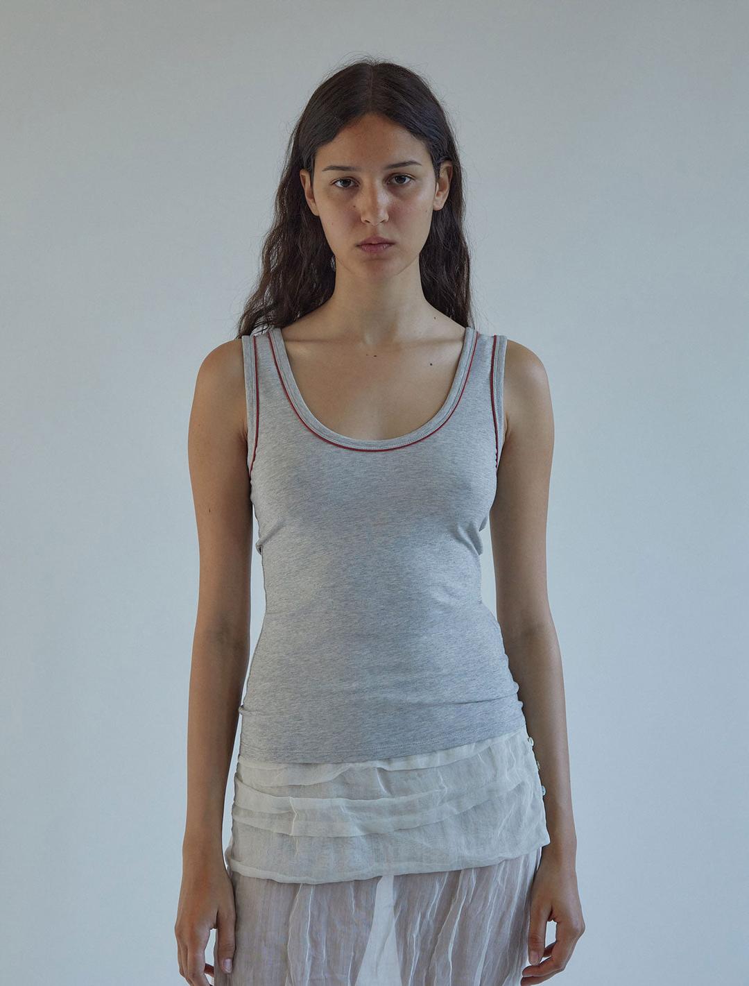 NADAL-Fitted tank top with contrast trim along the neckline and armholes