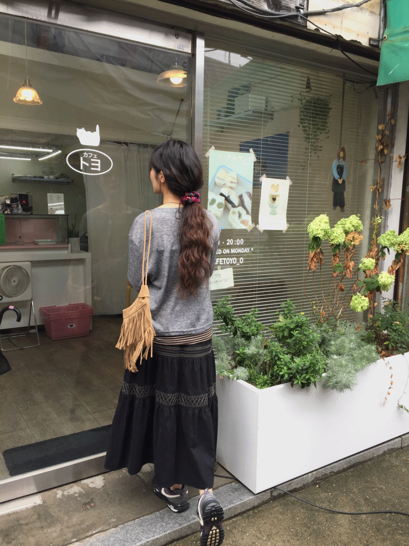 모래하우스 트리밍 자수 스커트