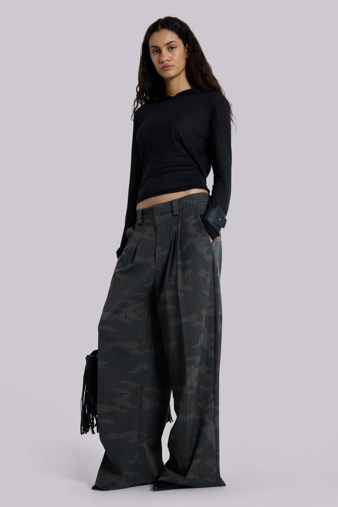 Camo Pinstripe Goliath Suit Pants - W28 / Black