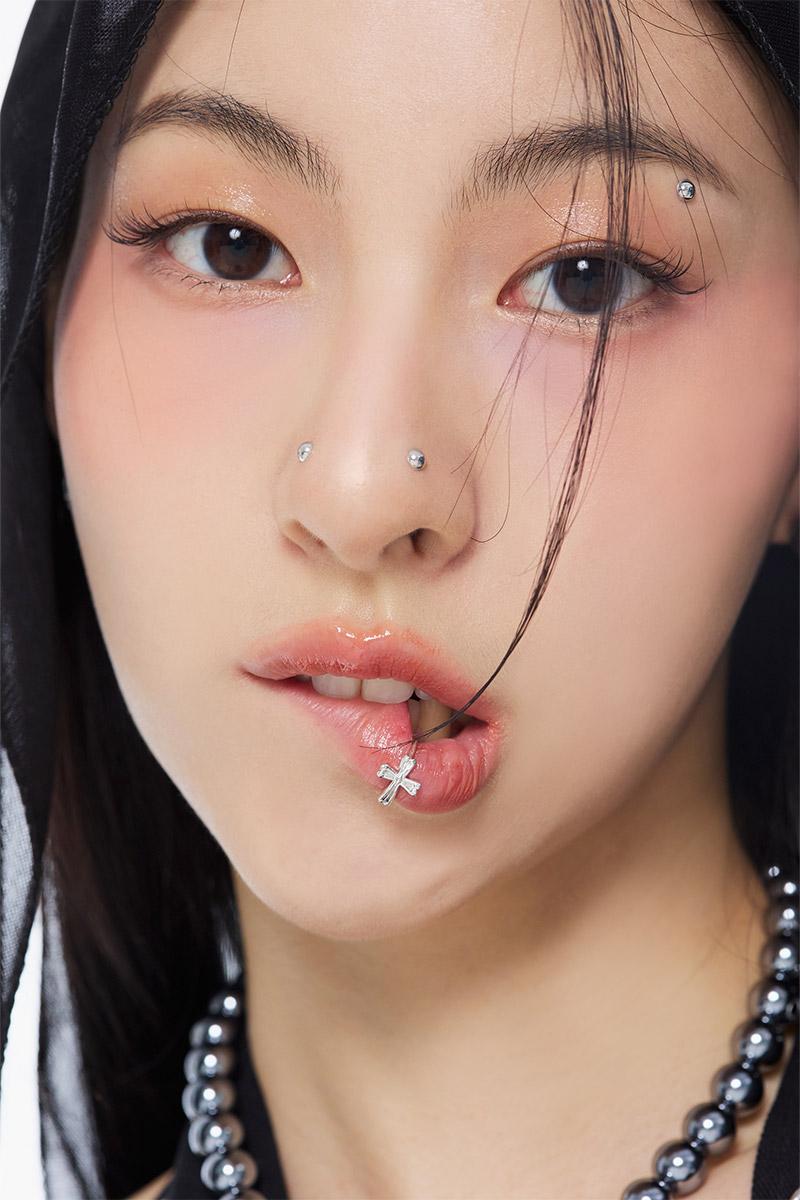 SHINE CROSS LIP CUFF