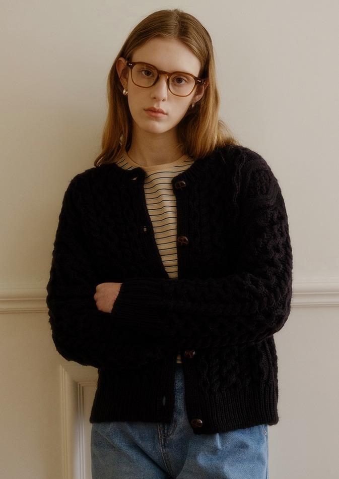 [곰송이Pick]  테일 오브 노스텔지아 케이블 가디건 네이비