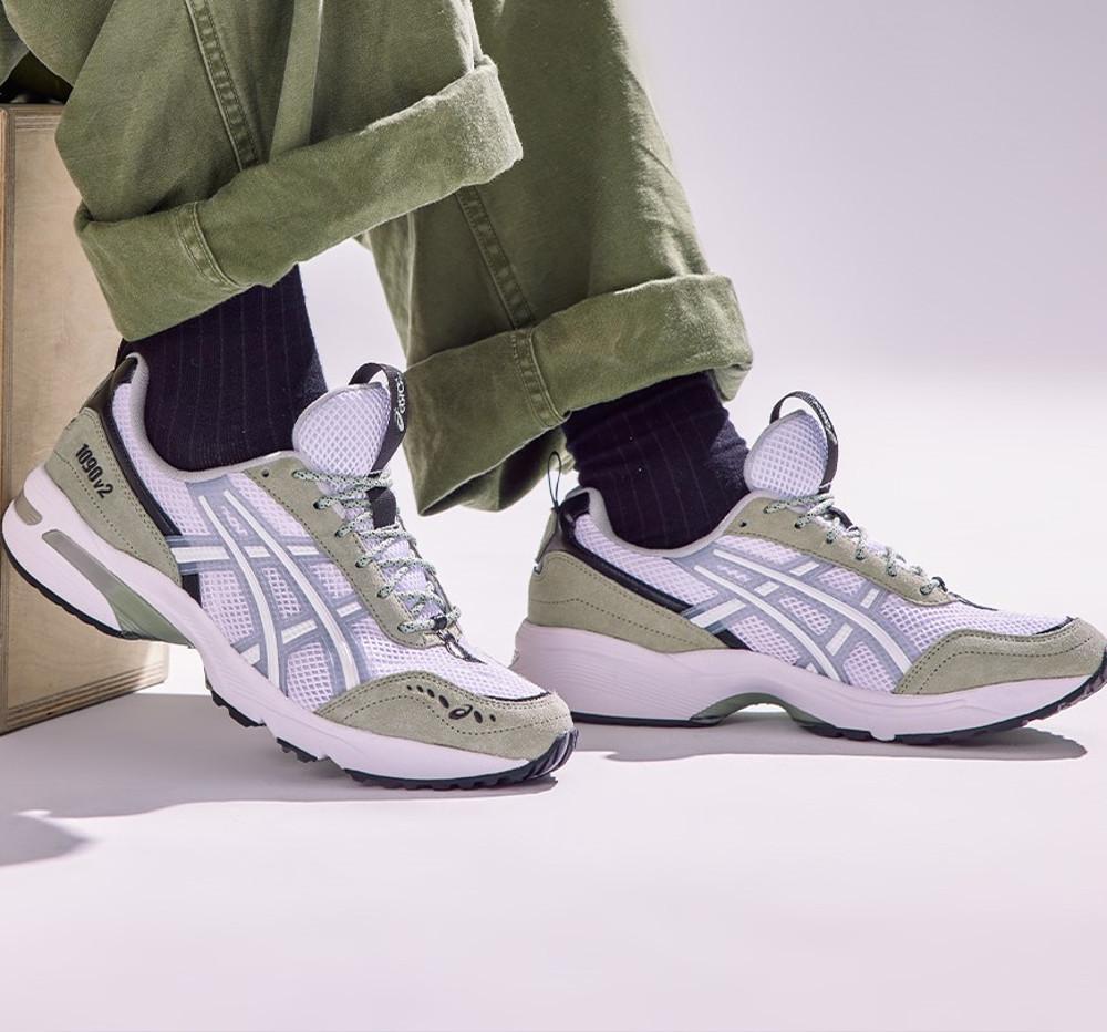 아식스 젤1090 v2 화이트 미드 그레이 1203A224-104