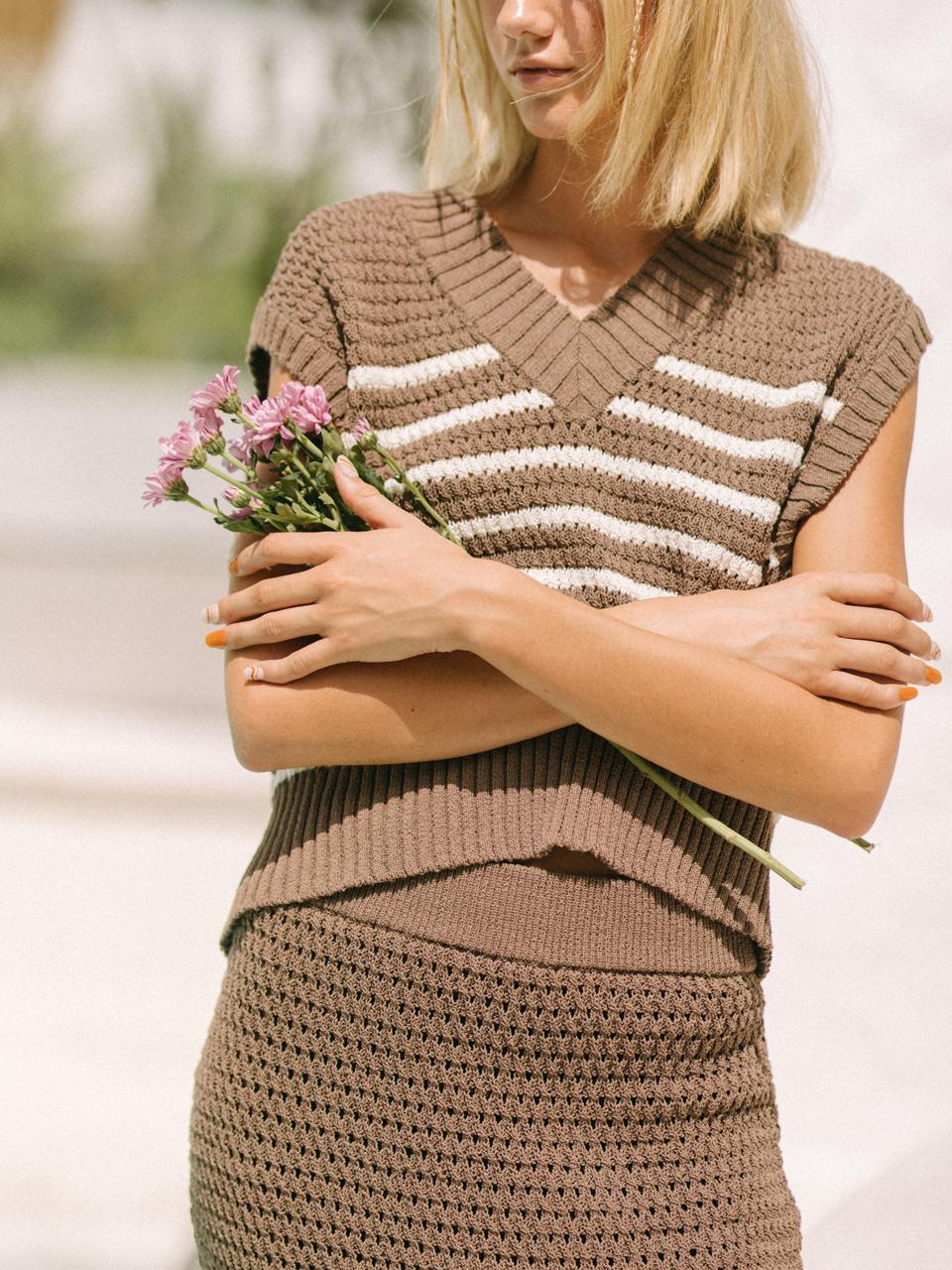 [50%]  BROWNY KNIT VEST