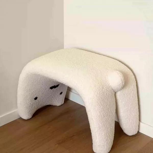 절하는 고양이 나무 의자 집 현관 신발 입구 소파 벤치