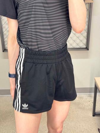 이런 상품 어때요? 아디다스 여성 오리지널 3스트라이프 쇼츠 반바지 FM2610