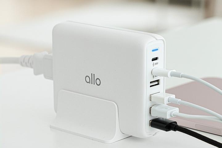 C타입 PD PPS 접지 6포트 초고속 멀티 충전기 UC690PD 90W