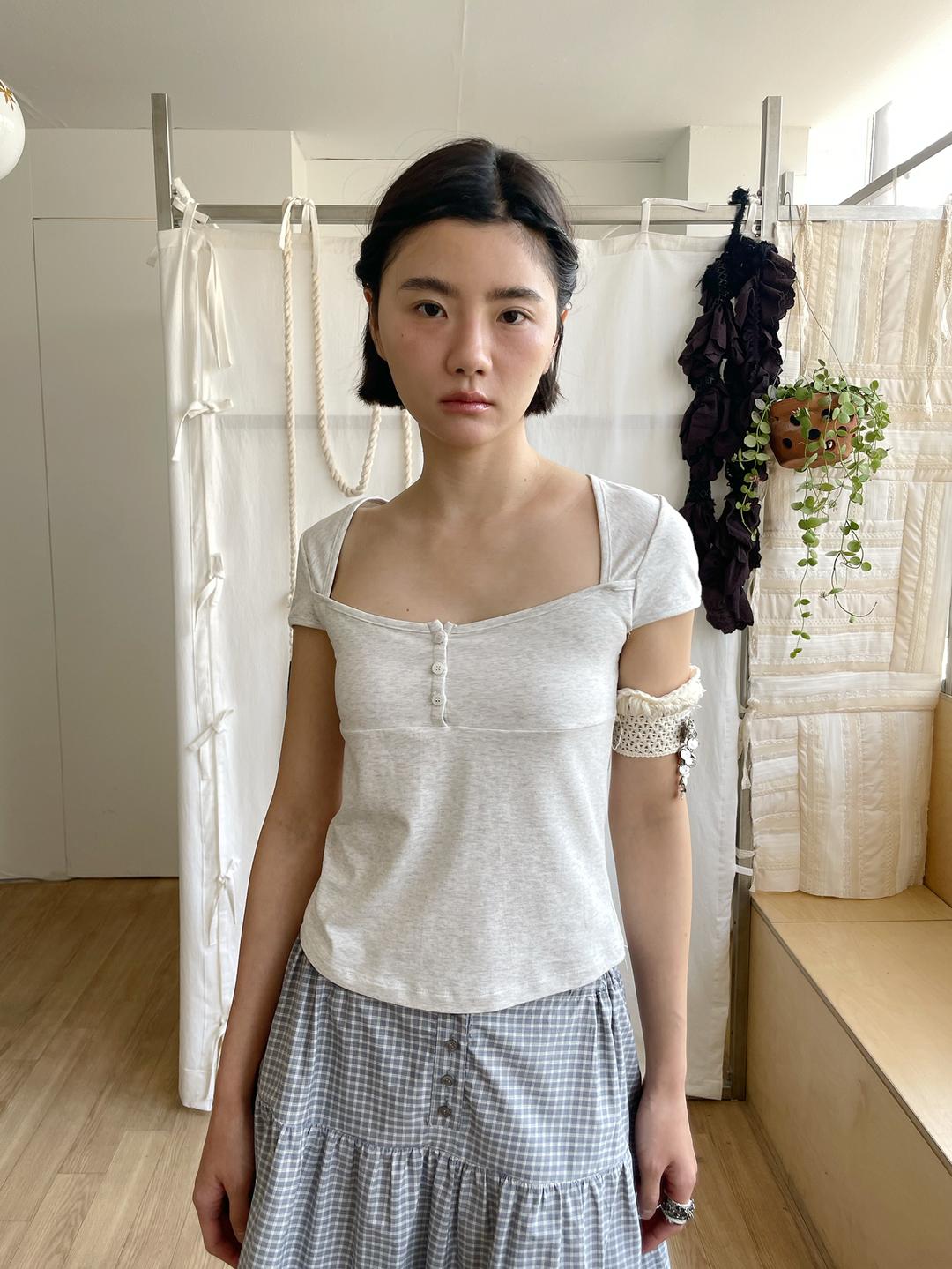 BUTTON LEAF SQUARE T-SHIRT OATMEAL