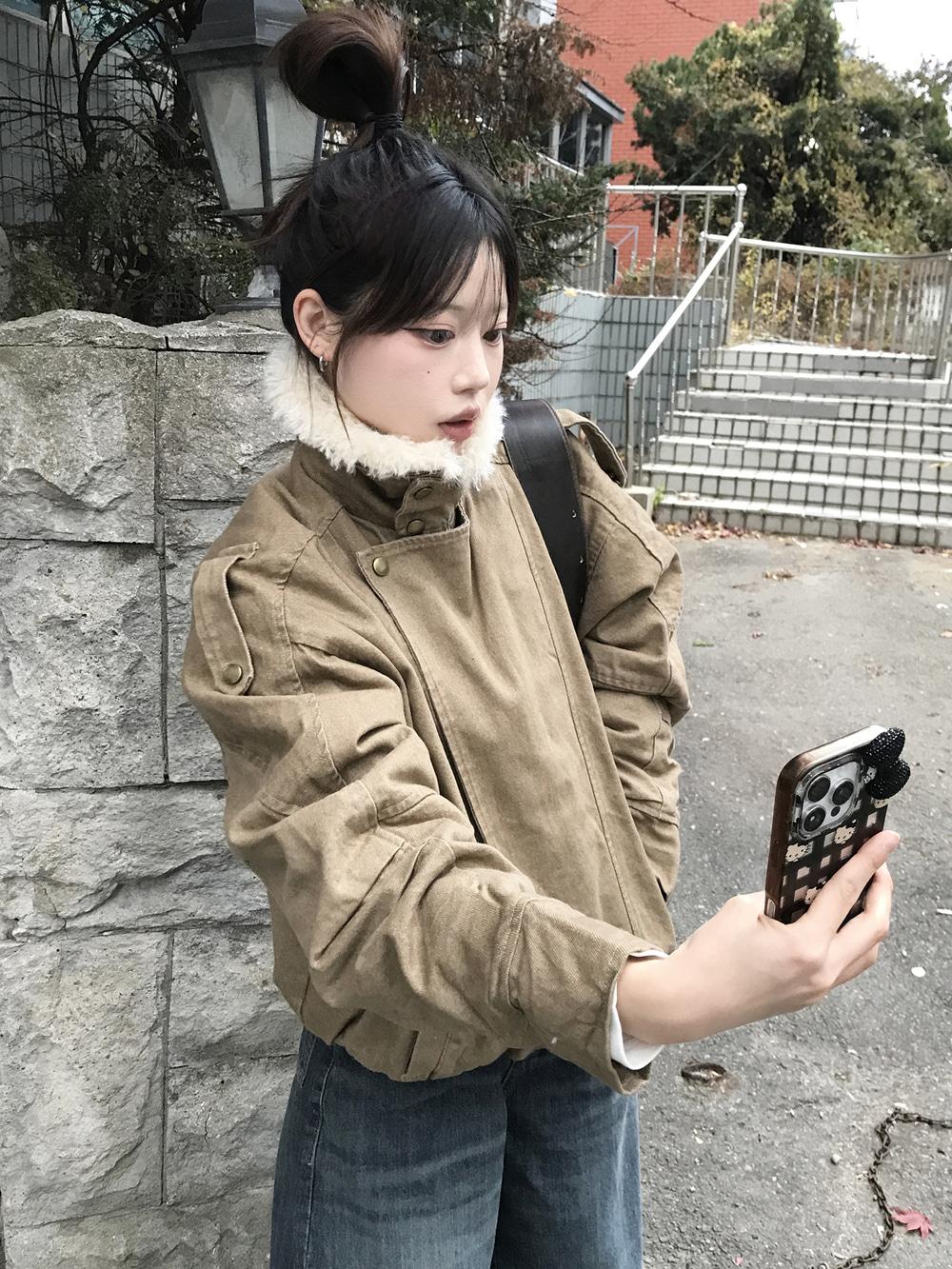 카라멜 퍼 트리밍 빈티지 밀리터리 점퍼