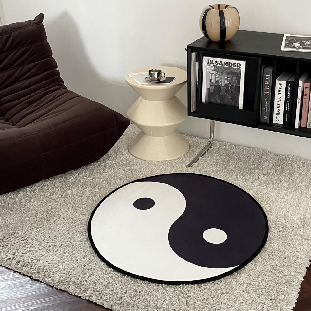 Yin yang 음양 원형 러그 블랙 화이트