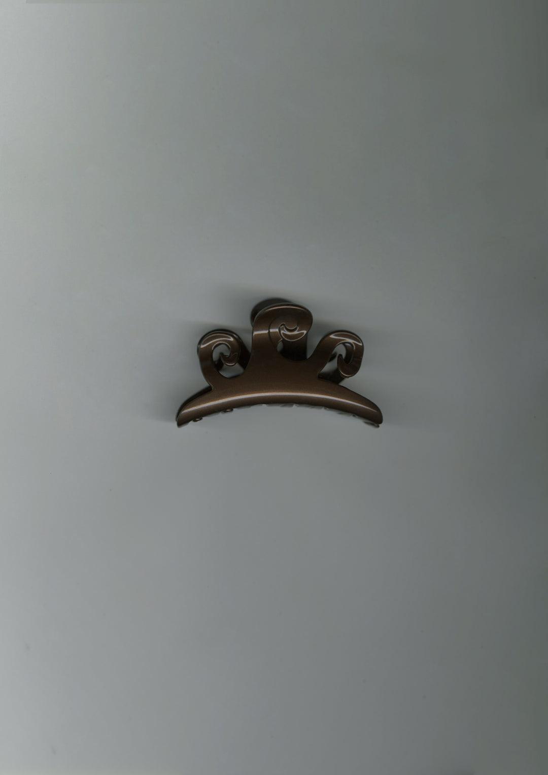 MERRMA - BROWN RIVER CLAW CLIP