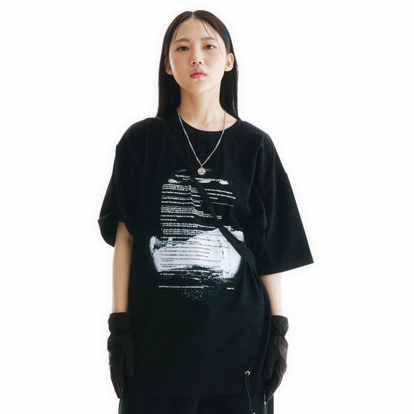 22 서베이 그래픽 스트링 반팔 티셔츠 블랙