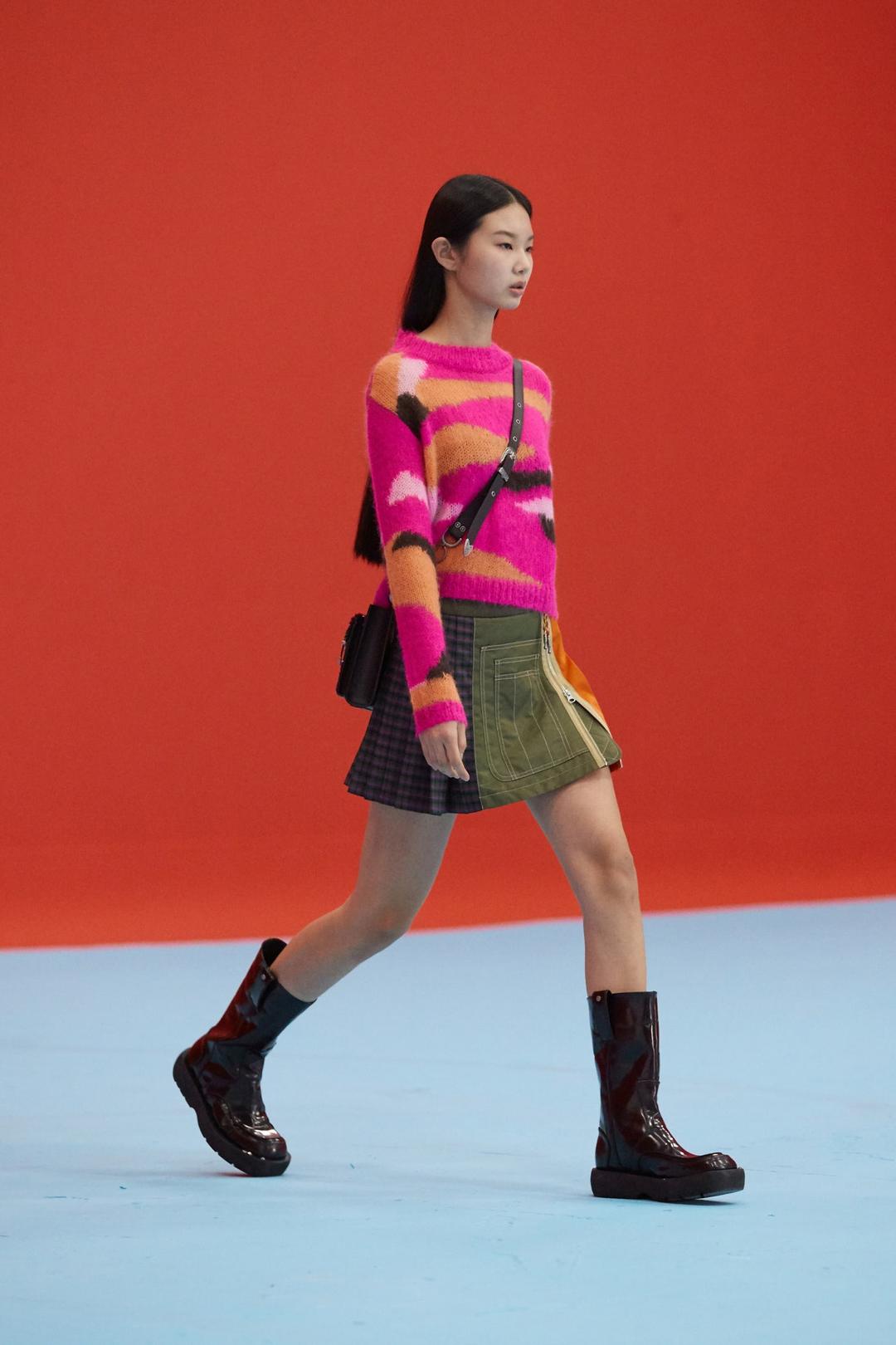 MILA CAMO PULLOVER SWEATER atb836w(PINK)