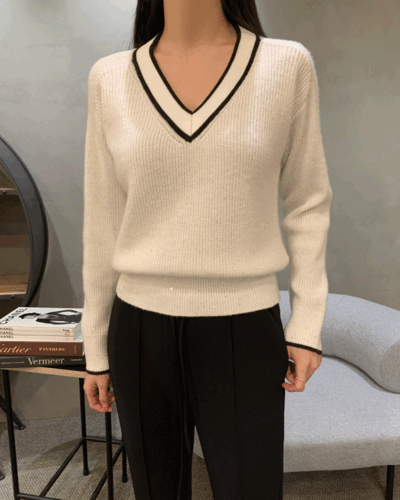 BC 포인트 V 넥 니트