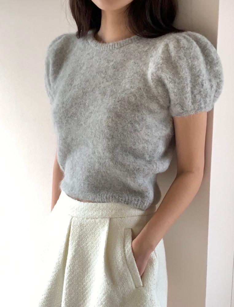 [아이/그레이 바로배송] 신상 5% 할인 파운더스 founders 브리에 아이보리 크롭 알파카 퍼프 반팔 니트 와이더즈잇