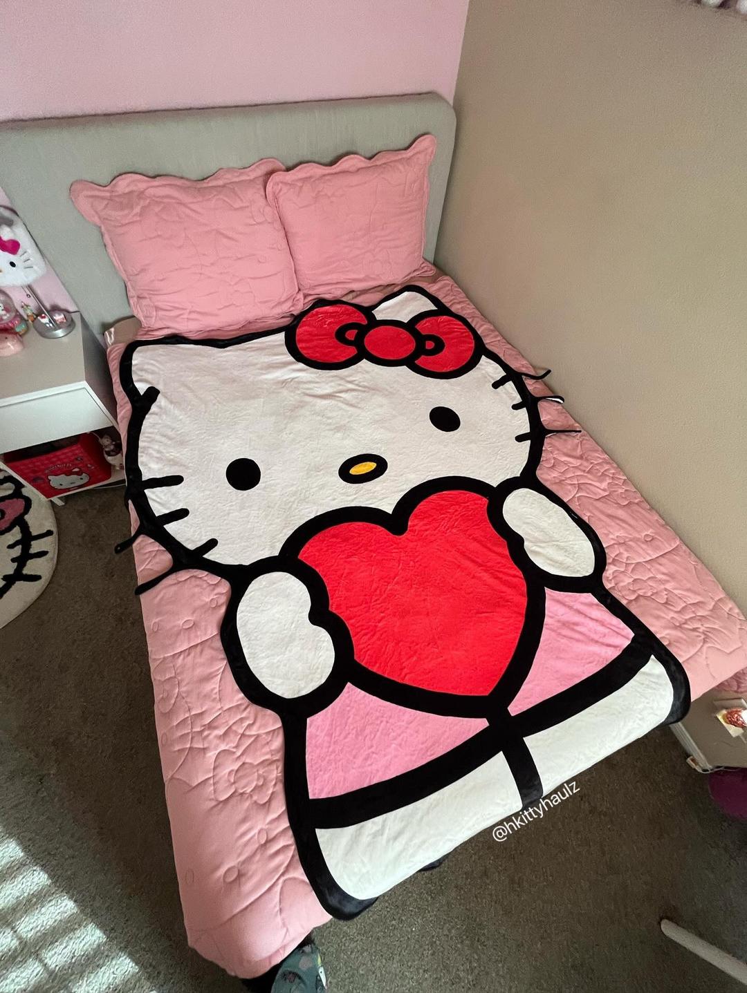 KT Valentine Shape Blanket Flannel Throw Blanket Cute Blanket Lightweight Super Soft Cozy for Bed Kids Adult Valentine Gift