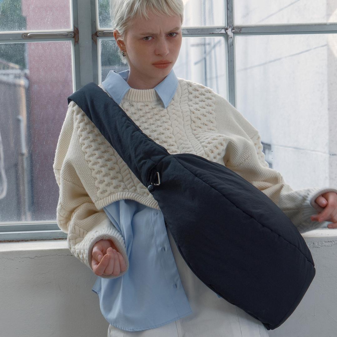 CLOUD CROSS BODY BAG / BIG / CONVERT STRAP / BK