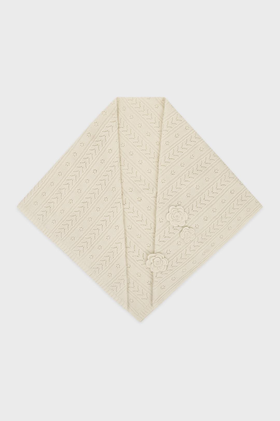 Flower Punching Knit Muffler (Cream)