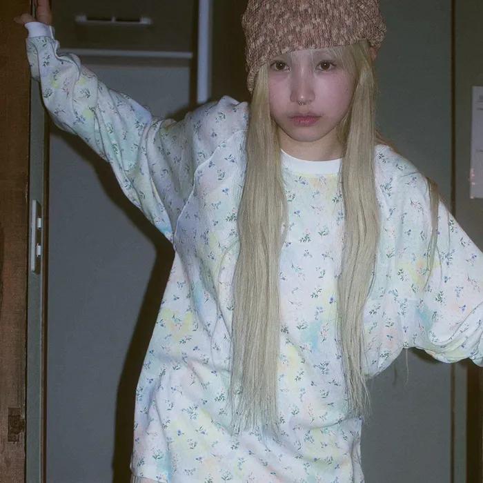 Soft Flower Raglan Tee (cream)