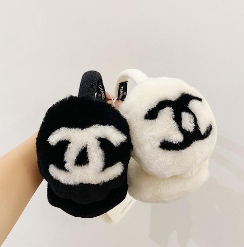 CH*NEL 샤* CC 로고 시어링 이어 머프 귀마개 - 블랙 (해외최상급)