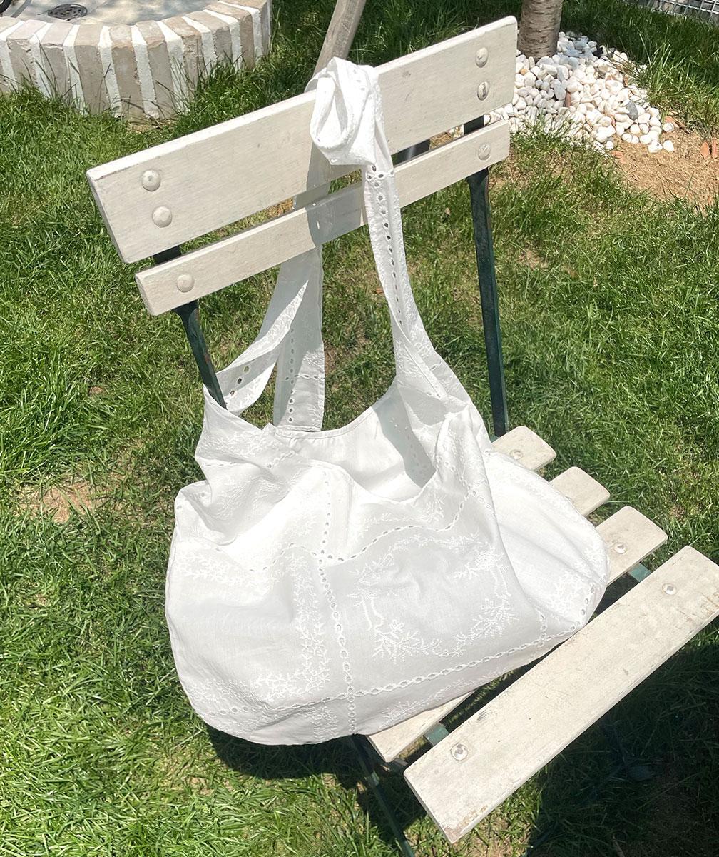 Days lace bag