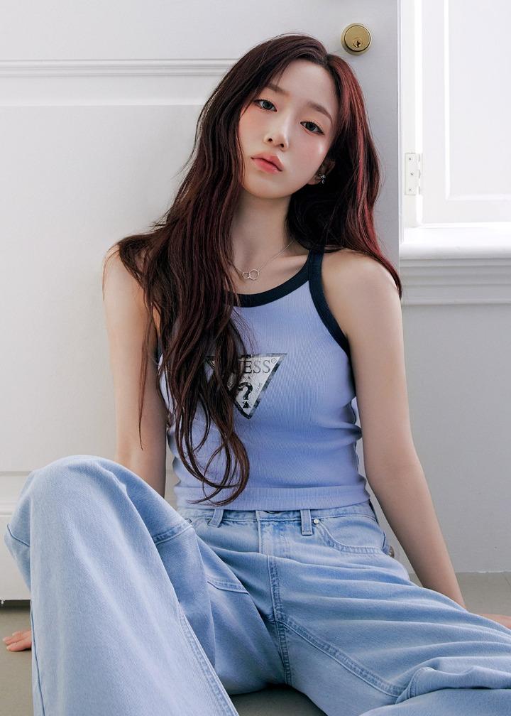 [엔믹스 착용] [온라인 단독] 여성 립배색 빅삼각 나시_LIGHT BLUE - 게스코리아
