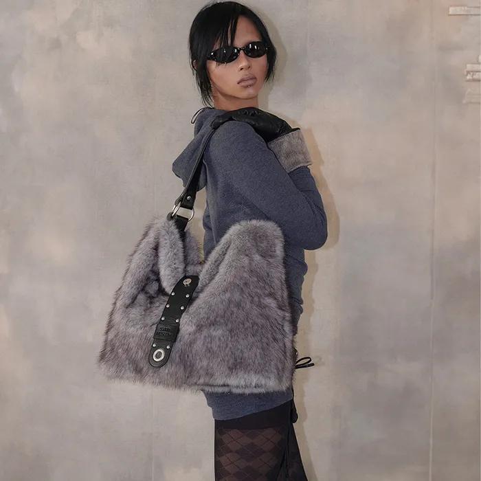 FLAP HOBO BAG [Fur Gray]