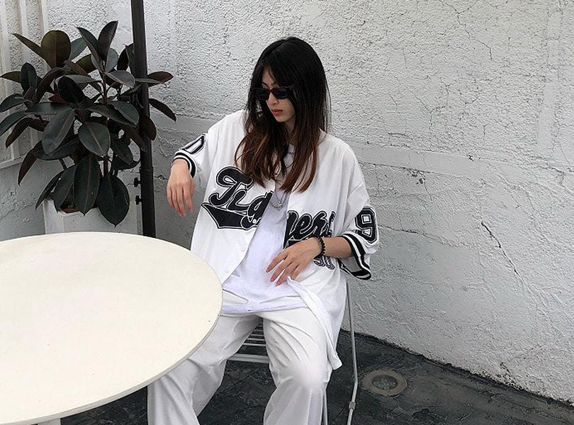 유유존 #베이스볼 #캐주얼 #꾸안꾸 스피릿나인티 야구 프린팅 남방 반팔 박시핏 여름신상 휘뚜루마뚜루 HIP 힙스타일 데일리 힙합 버튼 넘버 라인 스트릿