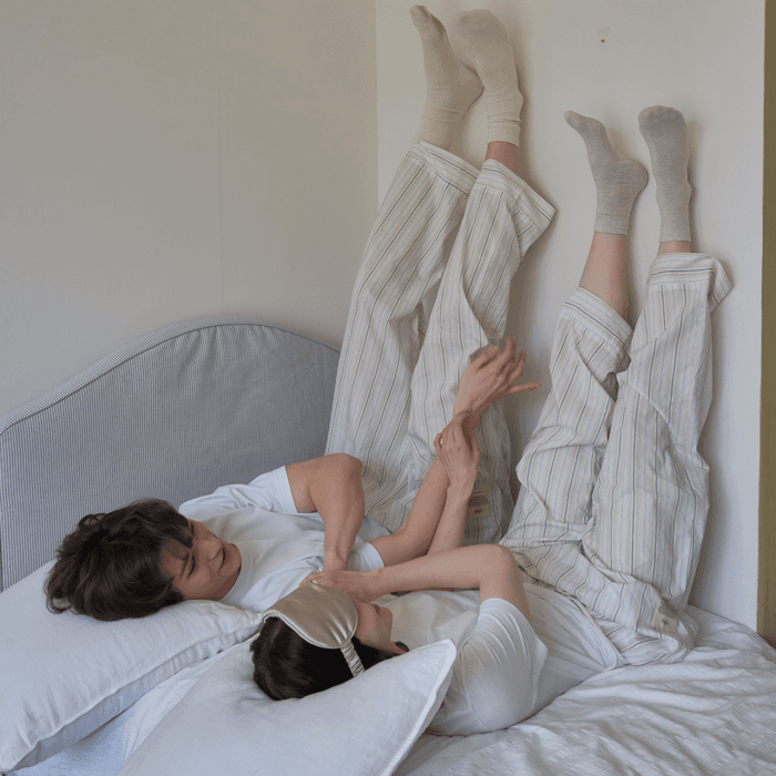 [29CM 단독] (uni) 베이지 씬스트라이프 무소음 고밀도 순면 팬츠