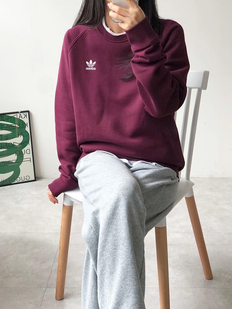 [SALE]아디다스 남녀공용 오리지널 아디컬러 에센셜 트레포일 크루넥 와인 맨투맨