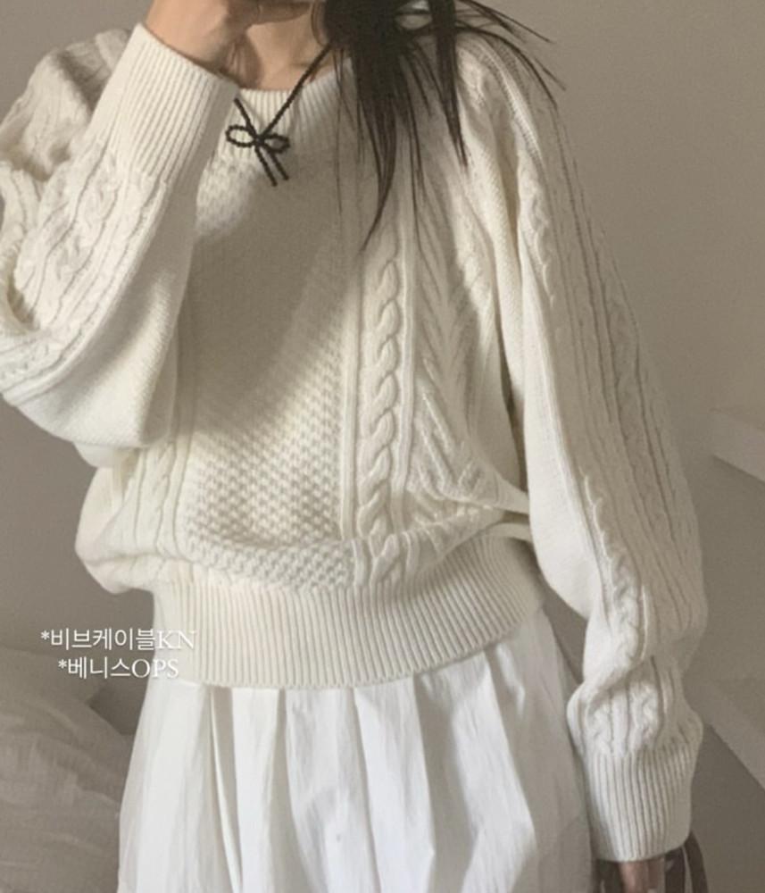 (거래처SALE) 아이당일 / Vasil 바질 비브 케이블 니트 라운드넥 꽈배기 울 혼방 2color