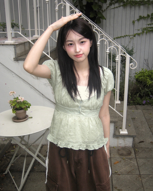 언버티 musk puff cotton blouse