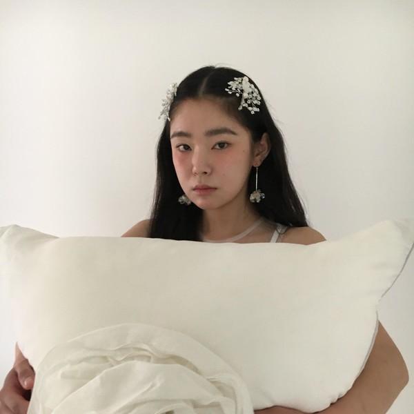 winter flower hair pin