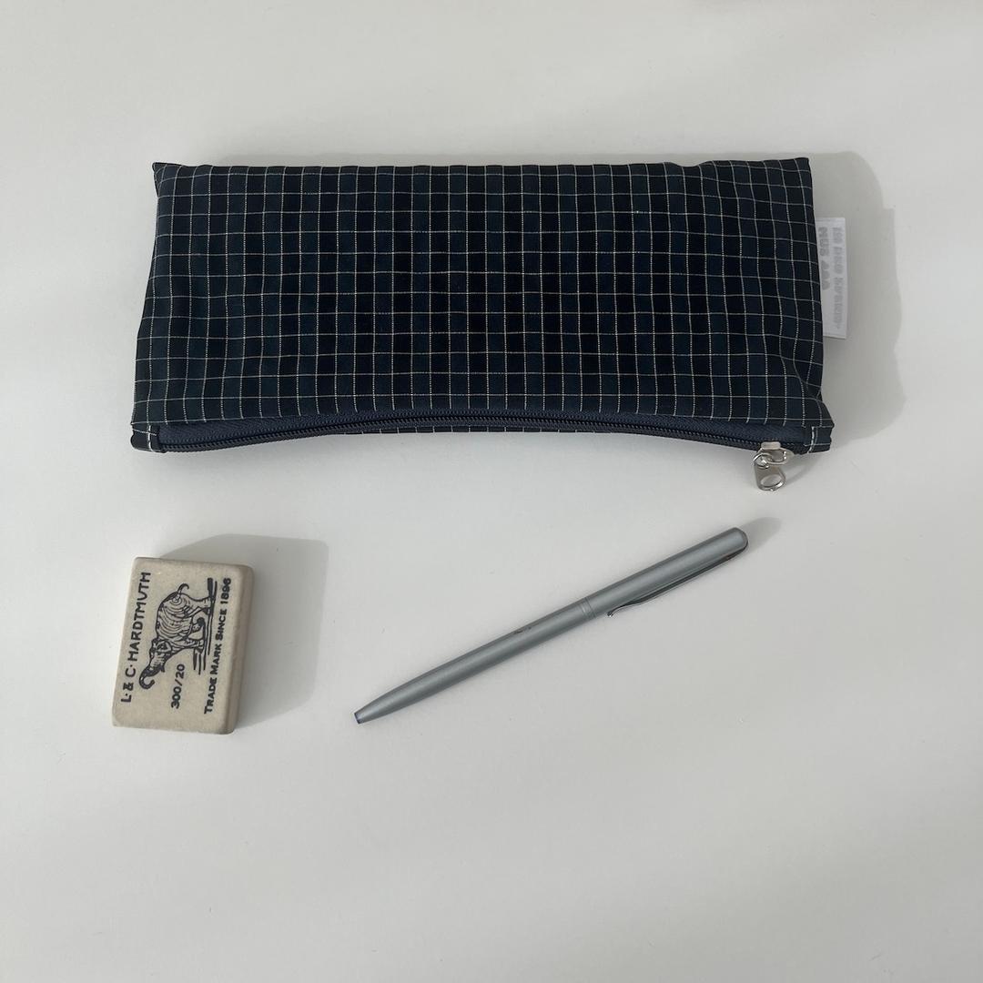 네이비 윈드체크 필통