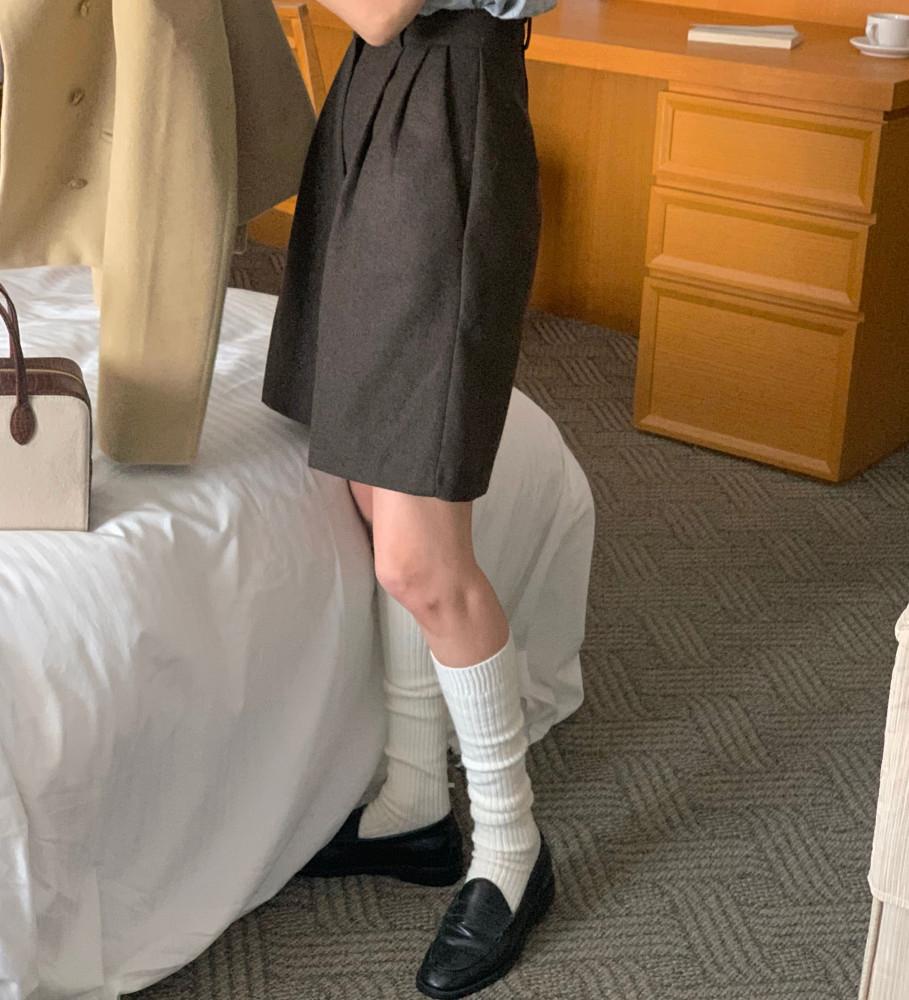 모직 하이웨스트 핀턱 버뮤다 팬츠 5colors 반바지 투턱 슬랙스 mmmzbpt B