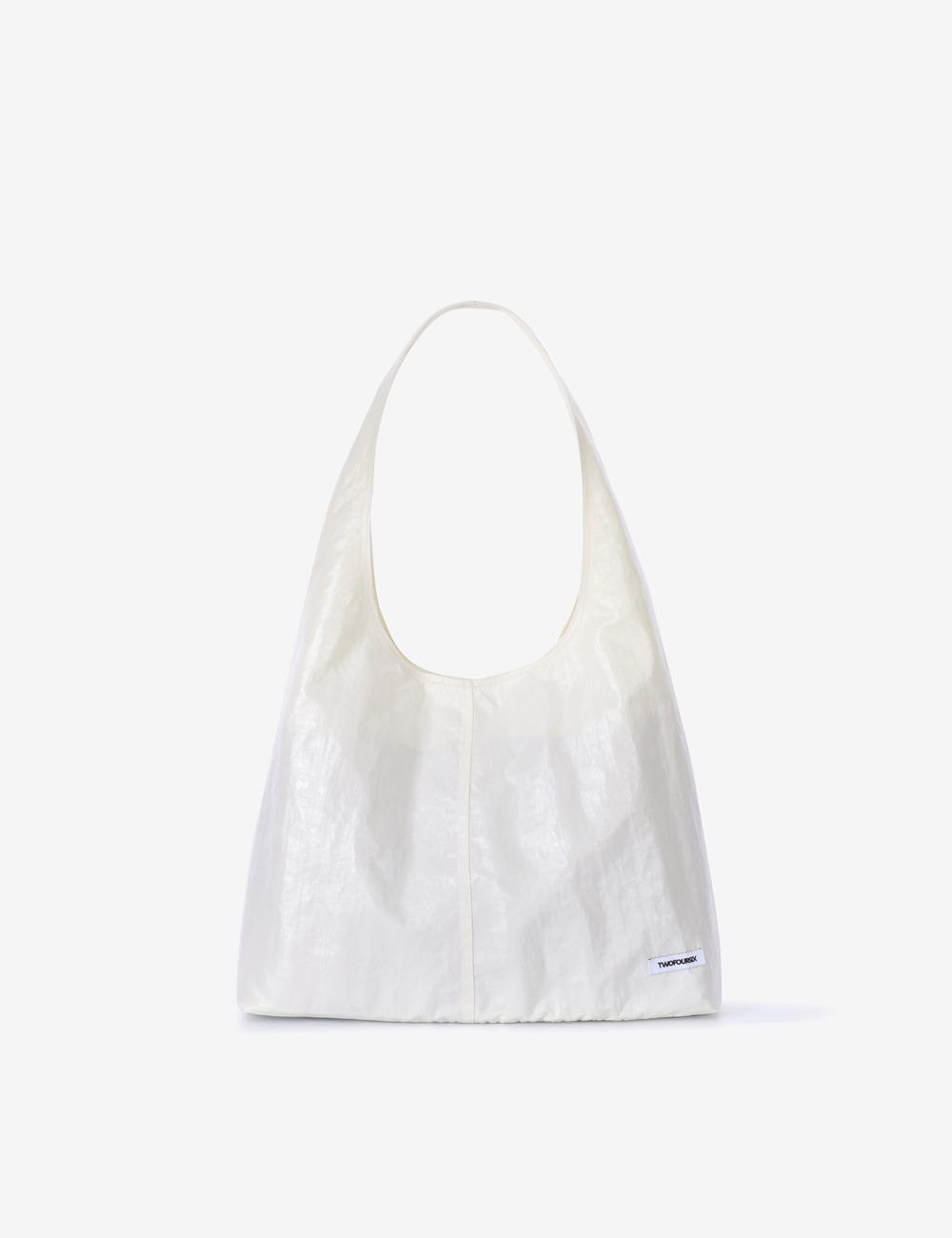 투포식스  NYLON HOBO BAG  크림