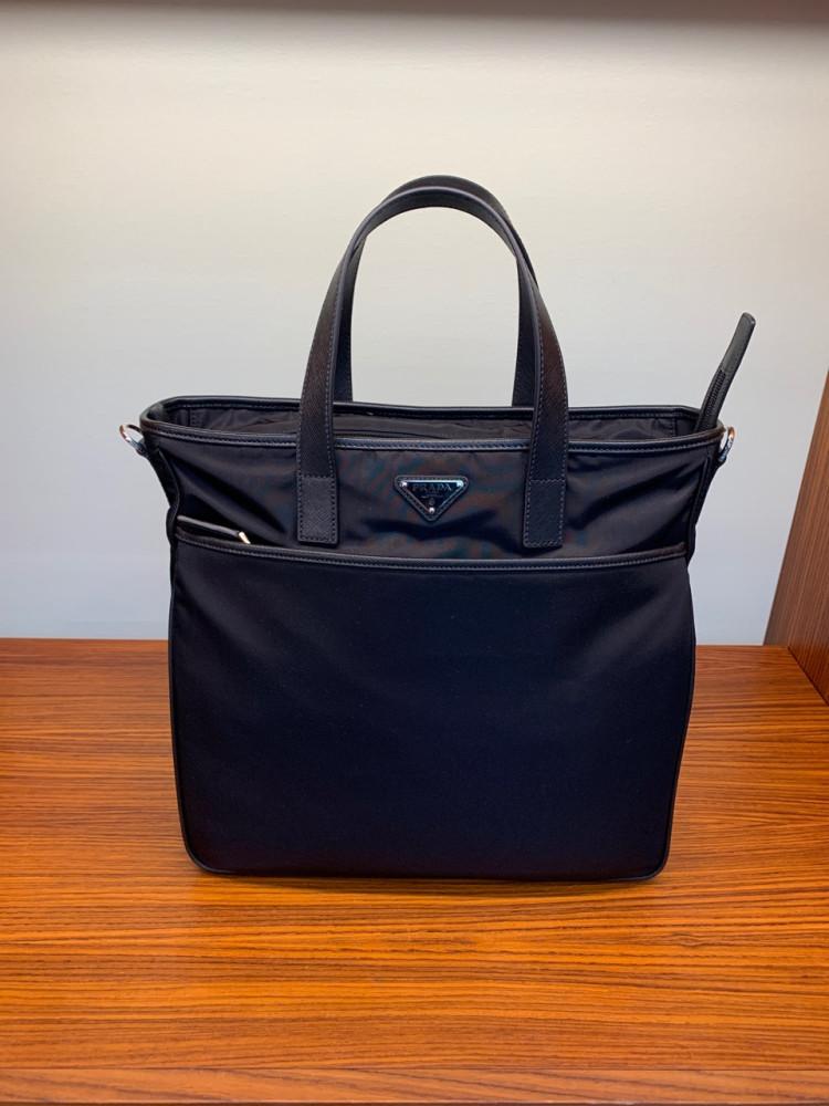 프라다 테수토 사피아노 가죽 남성 투웨이백 블랙 컬러 / 2VG033