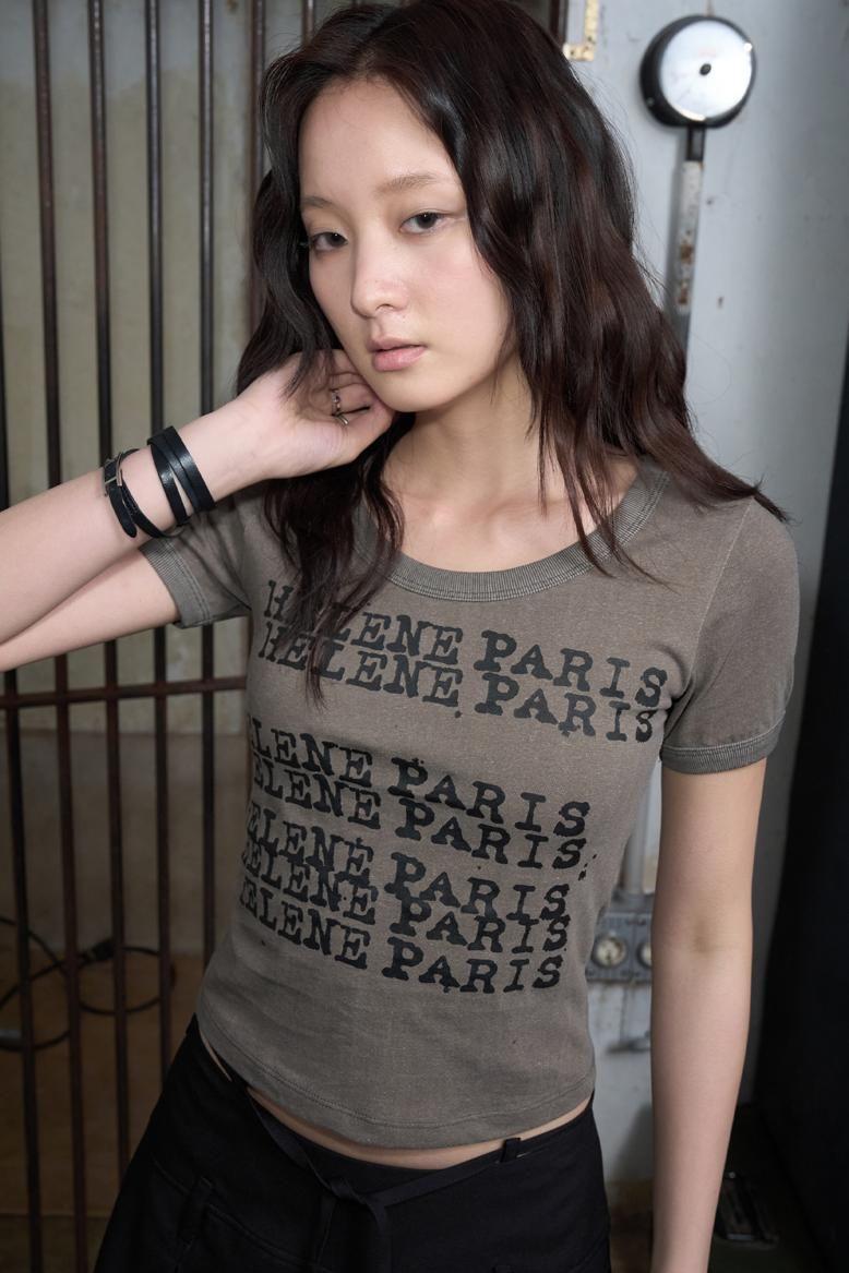 [HELENE PARIS] 스탬프 레밍턴 링거 하프 티셔츠 [피그먼트 보아]