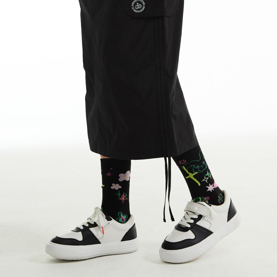 WITTY BUNNY PLANET SOCKS [BLACK]