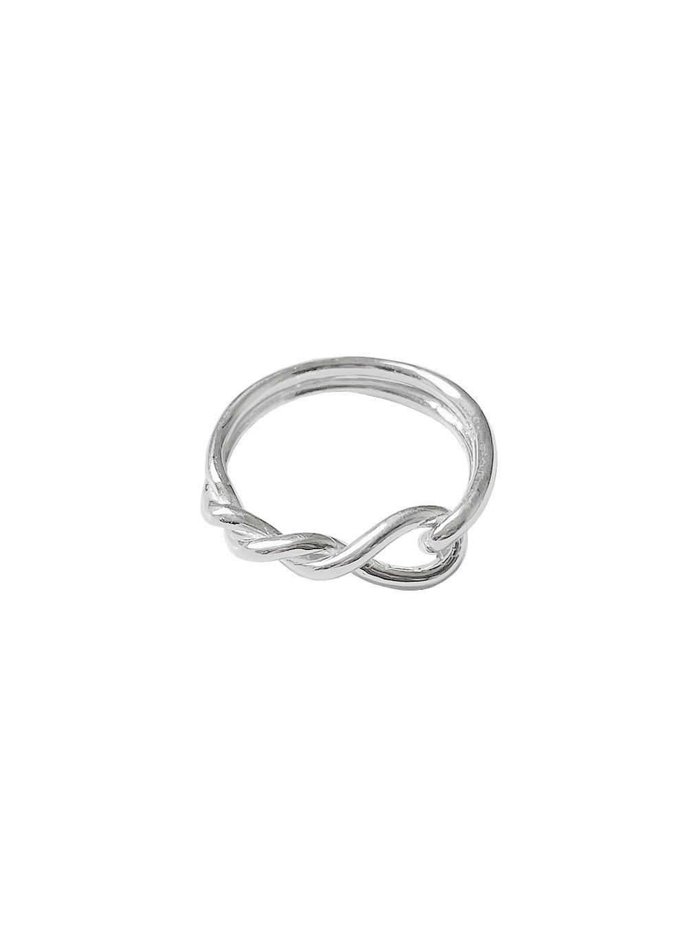 Front twist ring