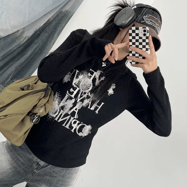 보들부들 y2k 레터링 포인트 간절기 라운드 니트 티셔츠 (4color)