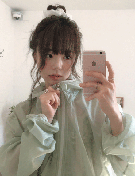 빈블 [살안타템/장마템] 에틀린 시스루 핑거홀 후드 윈드브레이커 점퍼 바람막이