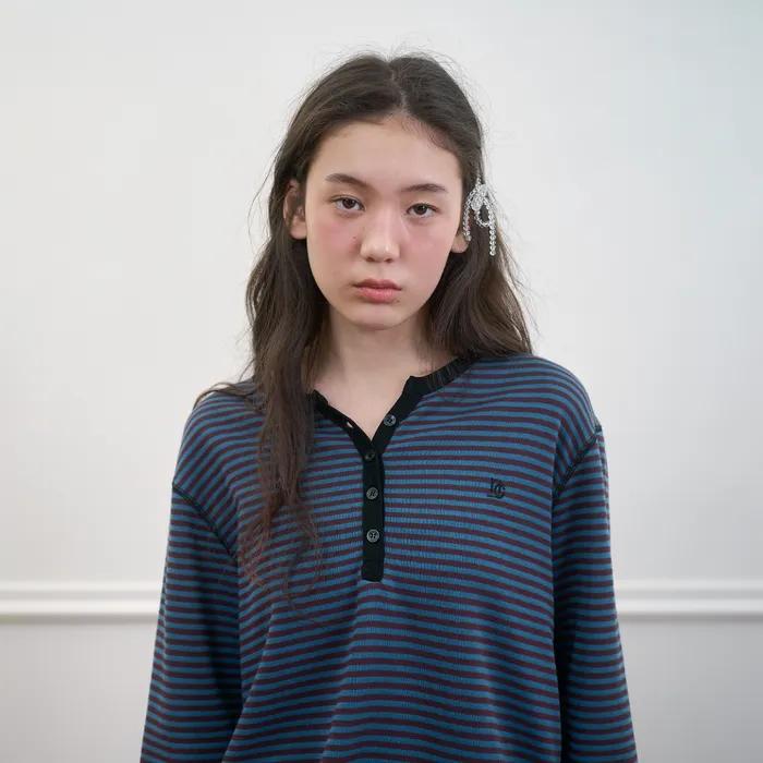 256. Tone-down Stripe T_Blue