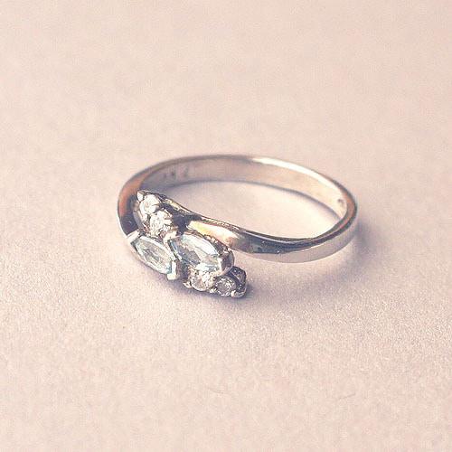 avon genuine blue topaz sterling silver ring