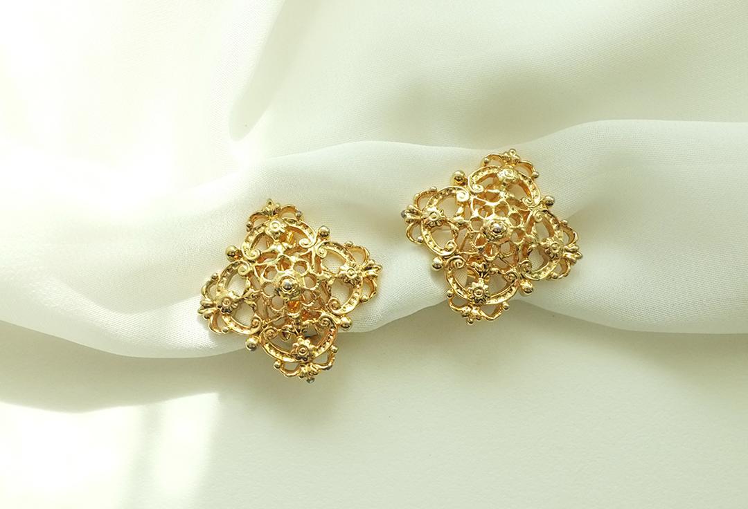 1928 Open work vintage clip earrings