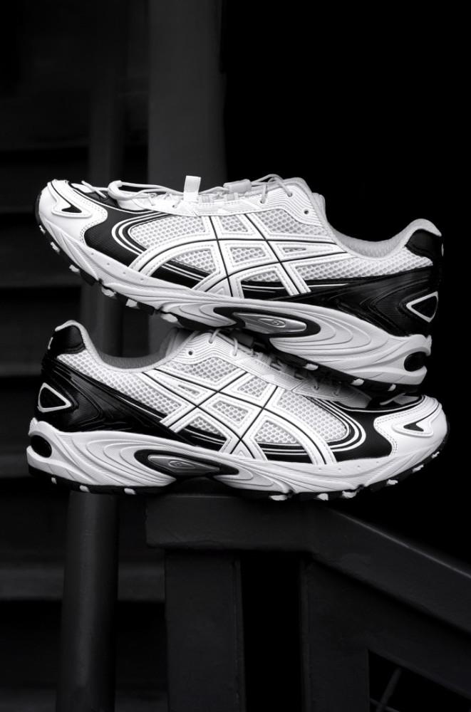 아식스 젤 카하나 TR V4 스핀 화이트 블랙 1203A497-100