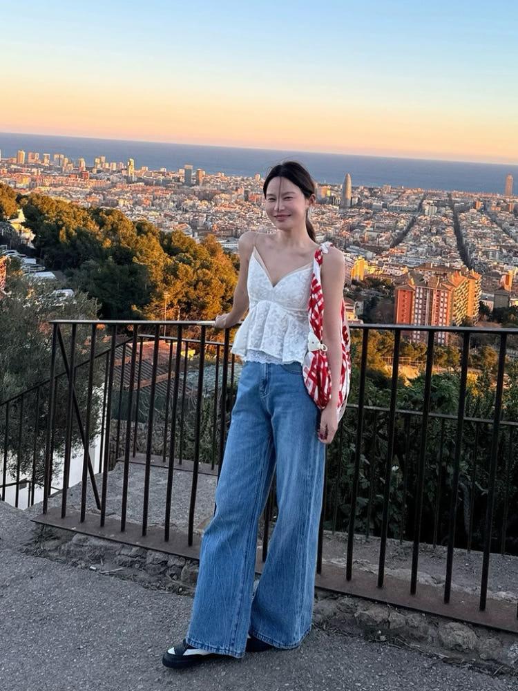 [더누베]아틀리에 레이스 자수 슬리브리스 어깨조절 나시 뷔스티에 탑